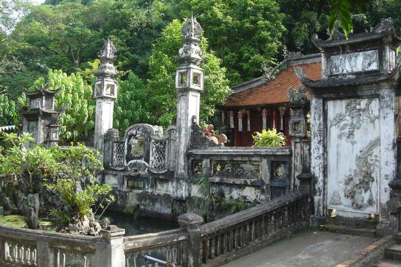 Perfume-Pagoda-Full-Day-Tours-2.jpeg