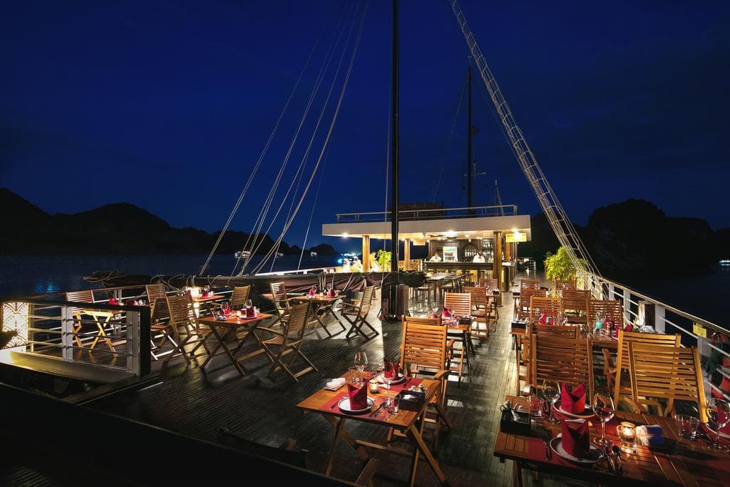 Perla-Dawn-Sails-11.jpeg