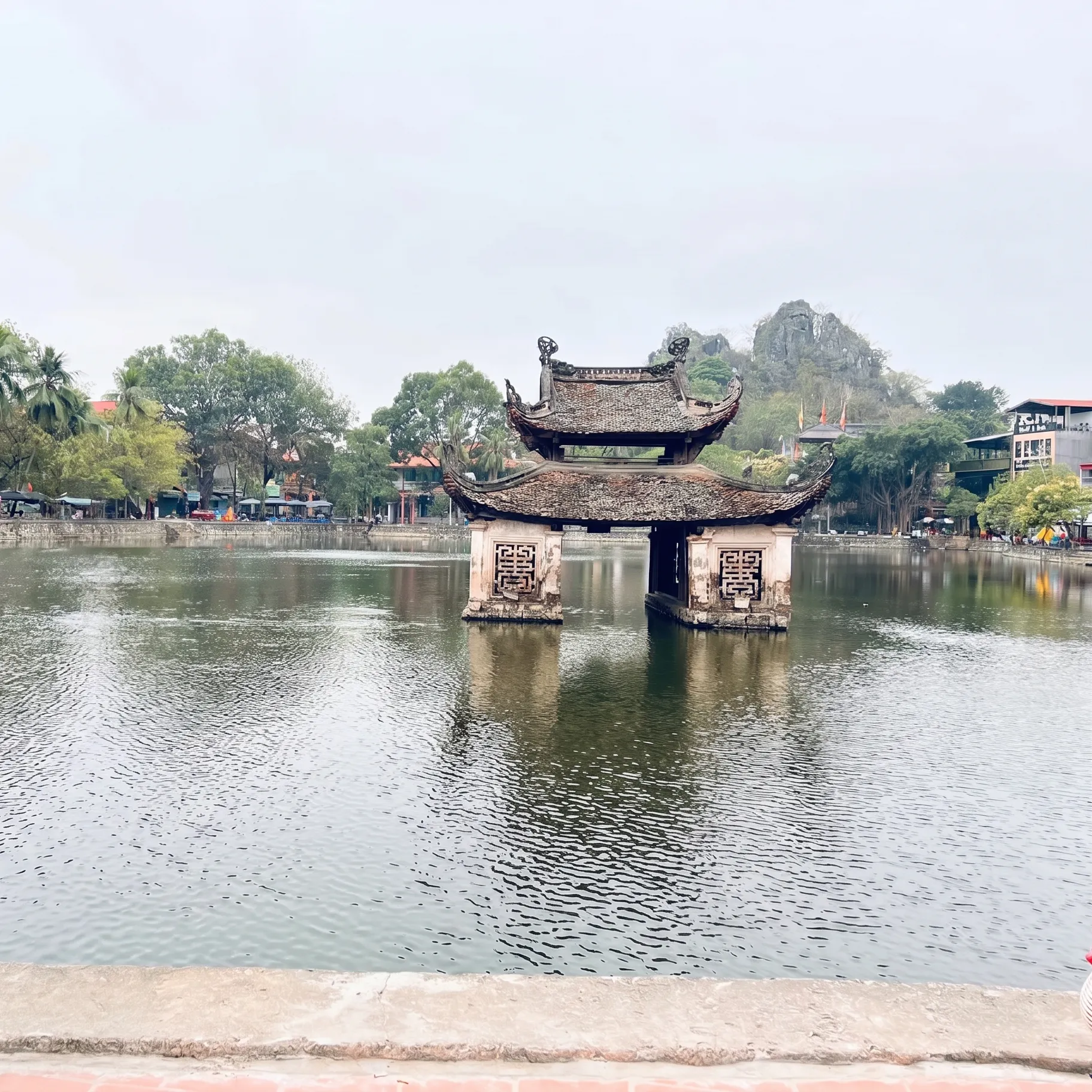 Thay-pagoda-chua-thay.webp