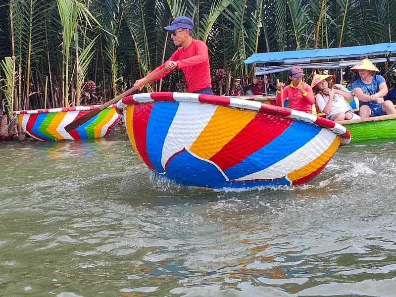 Vietnam-for-foodies-13-days-hoi-an-basket-boat.webp