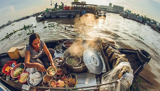 cai-be-floating-market-vinh-long-one-day-tour-8.jpeg