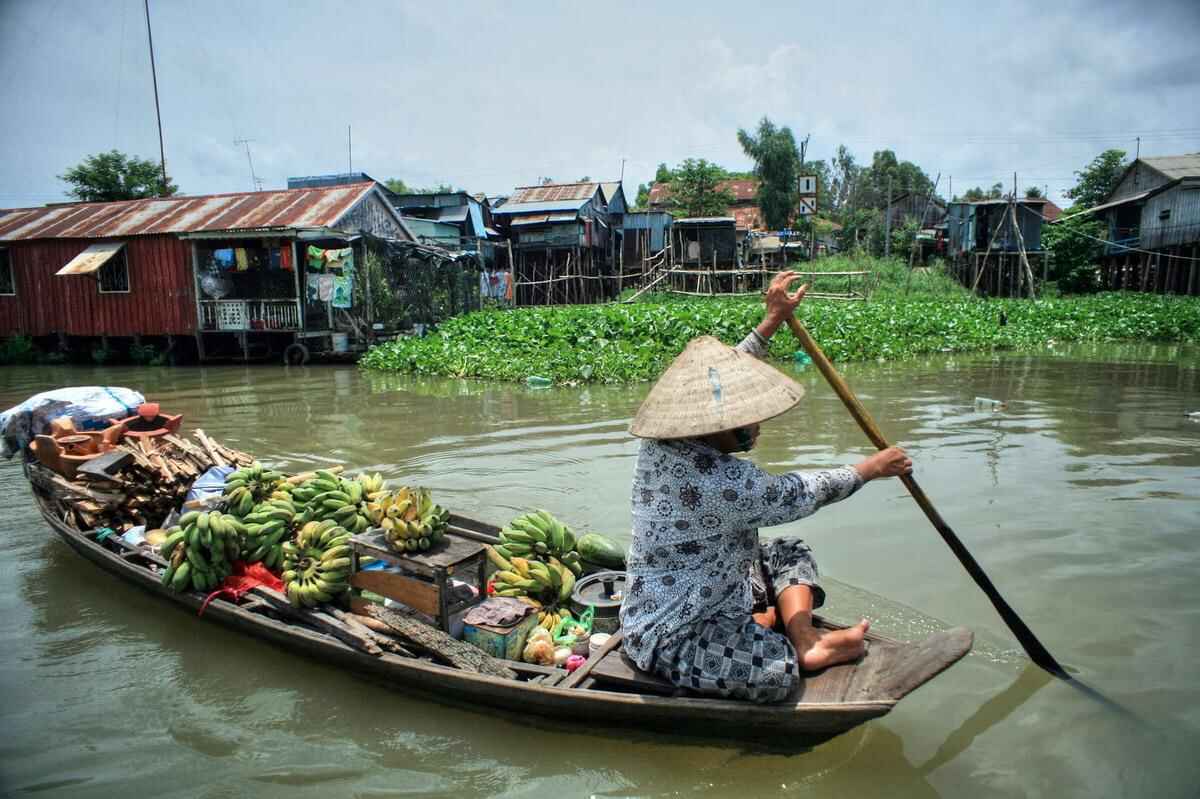 floating-village-of-chau-doc-5.jpg