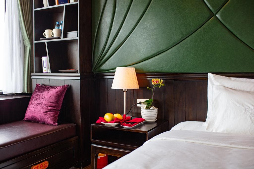 halong-peony-cruise-deluxe-family-room-2.jpeg