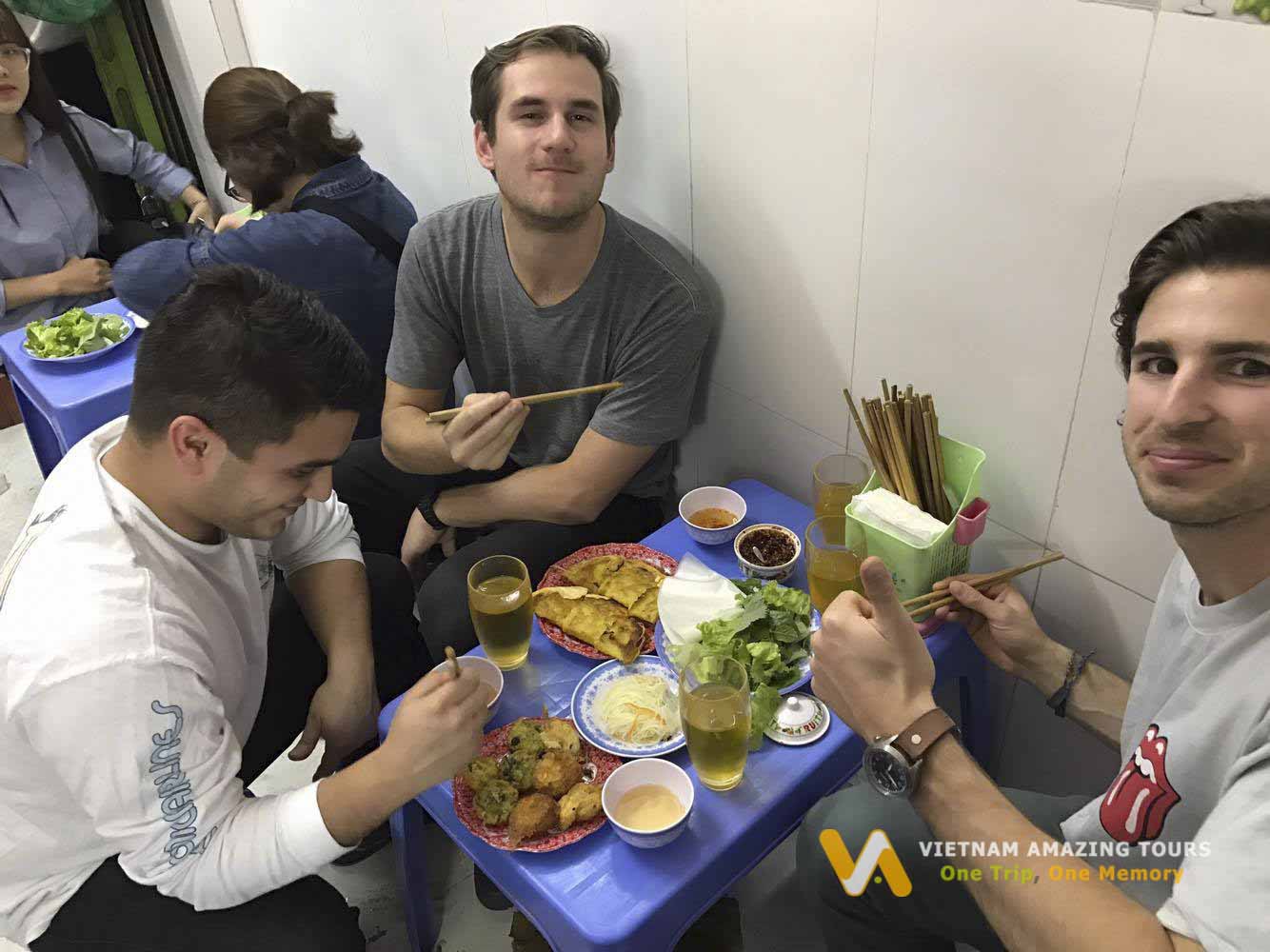 hanoi-street-food-tour-15.jpeg