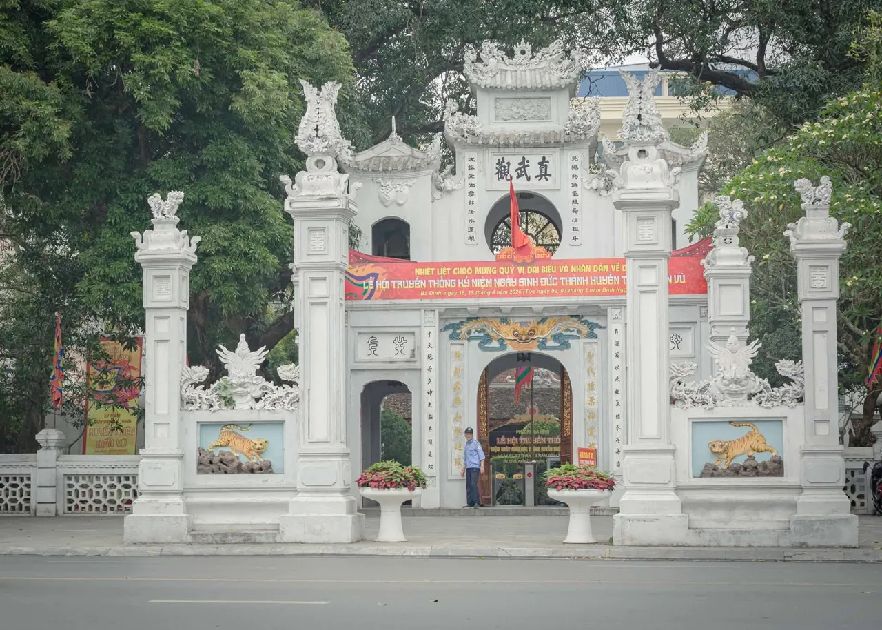 quan-thanh-temple.webp