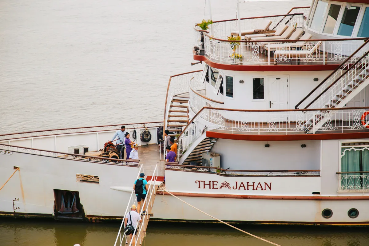 vietnam-cambodia-laos-19days-luang-prabang-mekong-cruise-2.webp